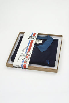 OPEN ERA Polo-Geschenkbox im Schallplattenformat – geöffnet