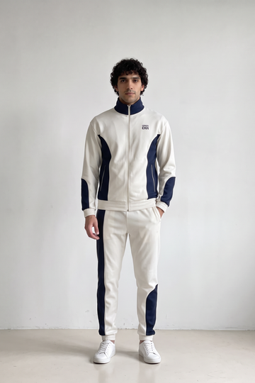The Track Suit von OPEN ERA: Interlock Track Jacket und Track Pants im 70er Style – Studioaufnahme